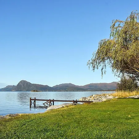 Family Oasis With View-by Traum Ålesund