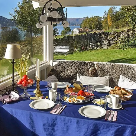 4 Star In Volda Feriehus *